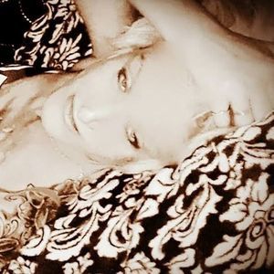 Meet your Posher, Carrie